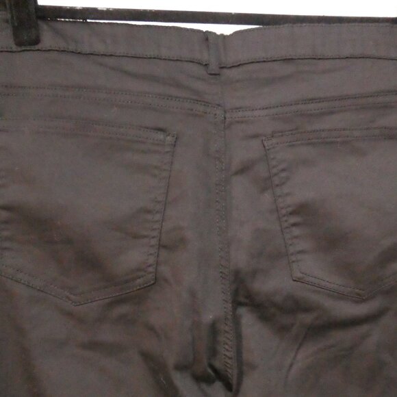 ADDITION ELLE | size 16 | Sleek Black Versatile Capris - Picture 11 of 16